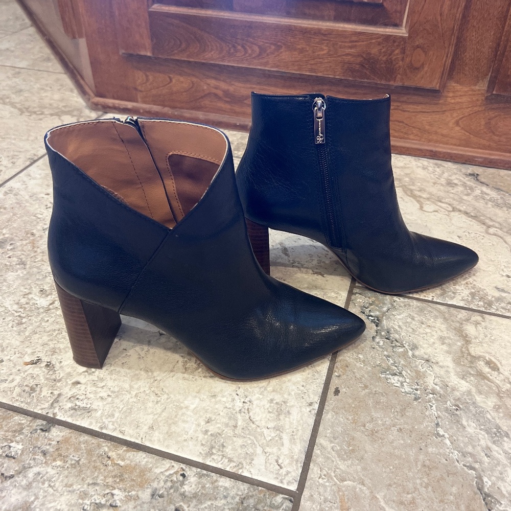 Jessica Simpson heeled ankle bootie